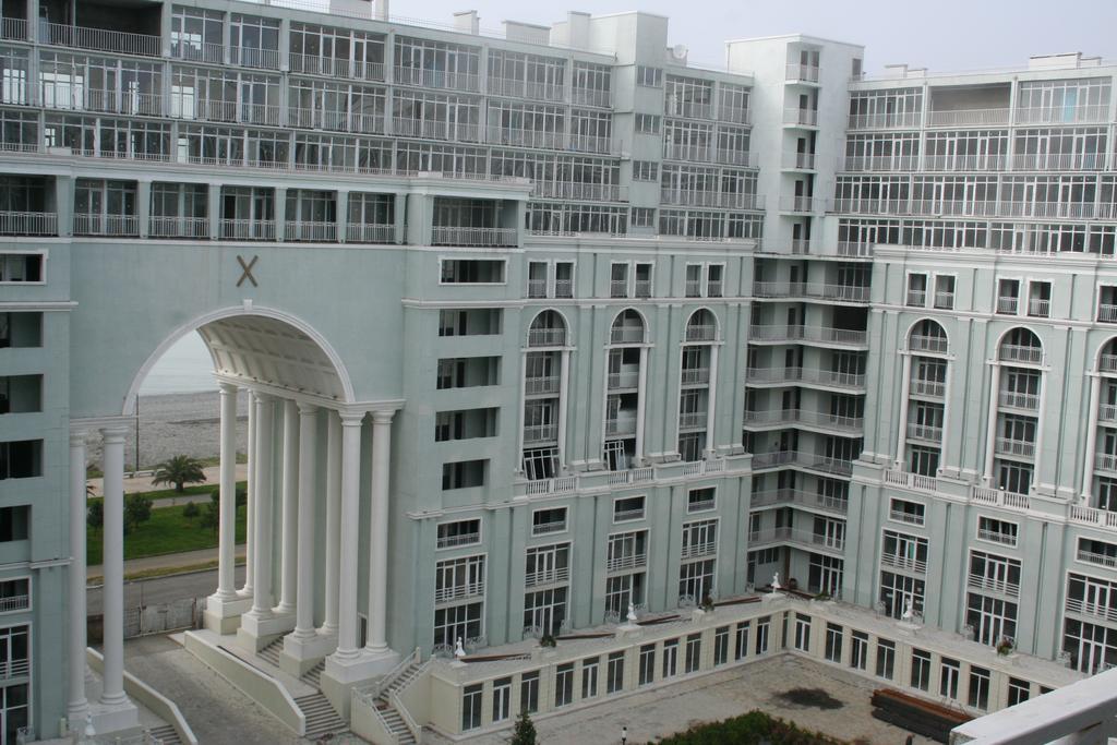 Apartment Miracle Батуми Экстерьер фото
