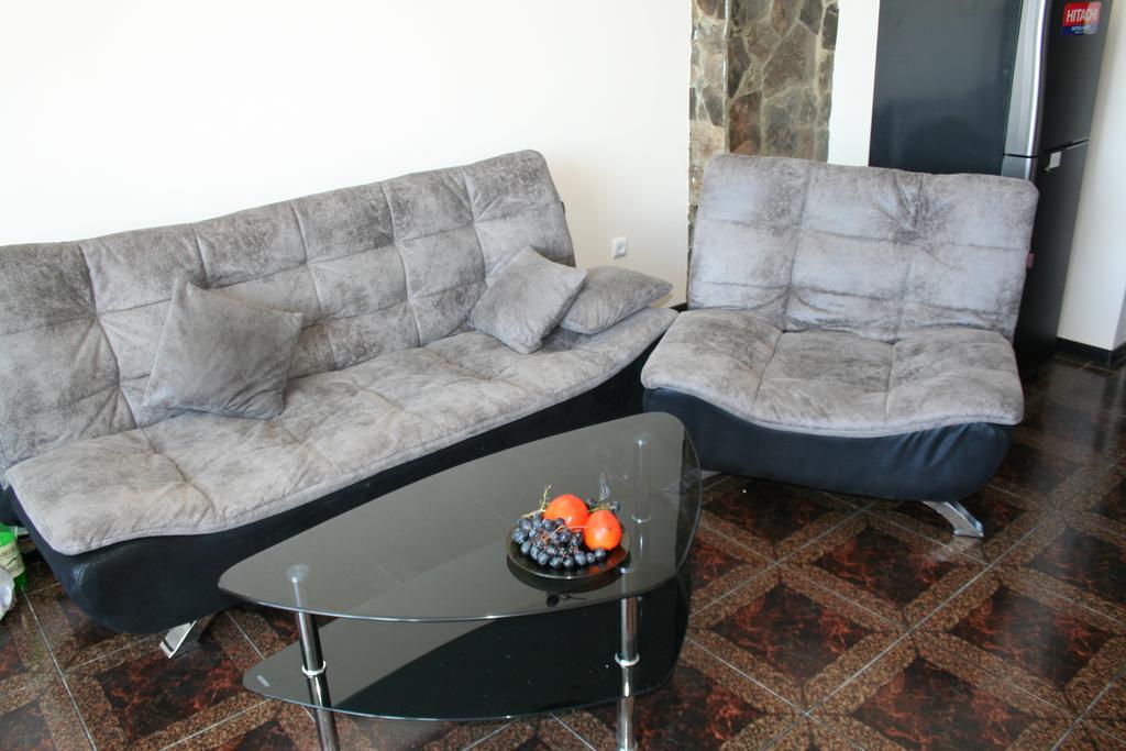 Apartment Miracle Батуми Экстерьер фото