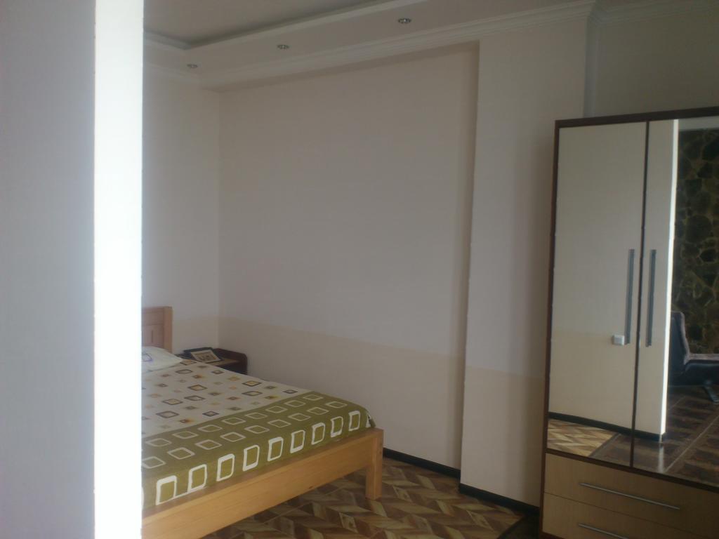 Apartment Miracle Батуми Экстерьер фото