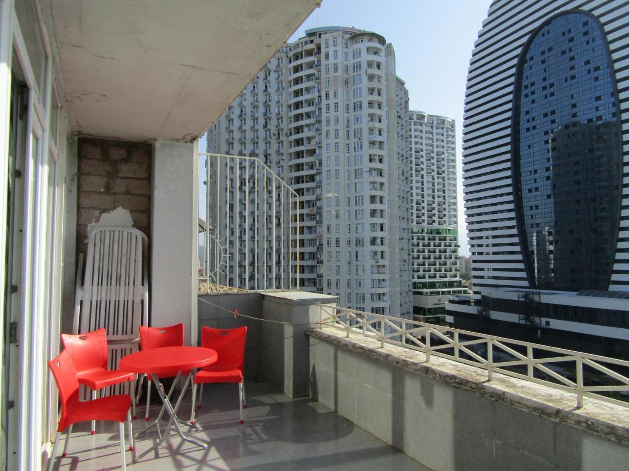 Apartment Miracle Батуми Экстерьер фото