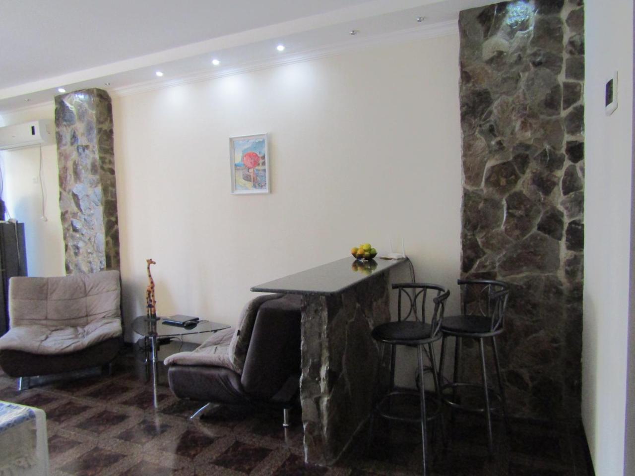 Apartment Miracle Батуми Экстерьер фото