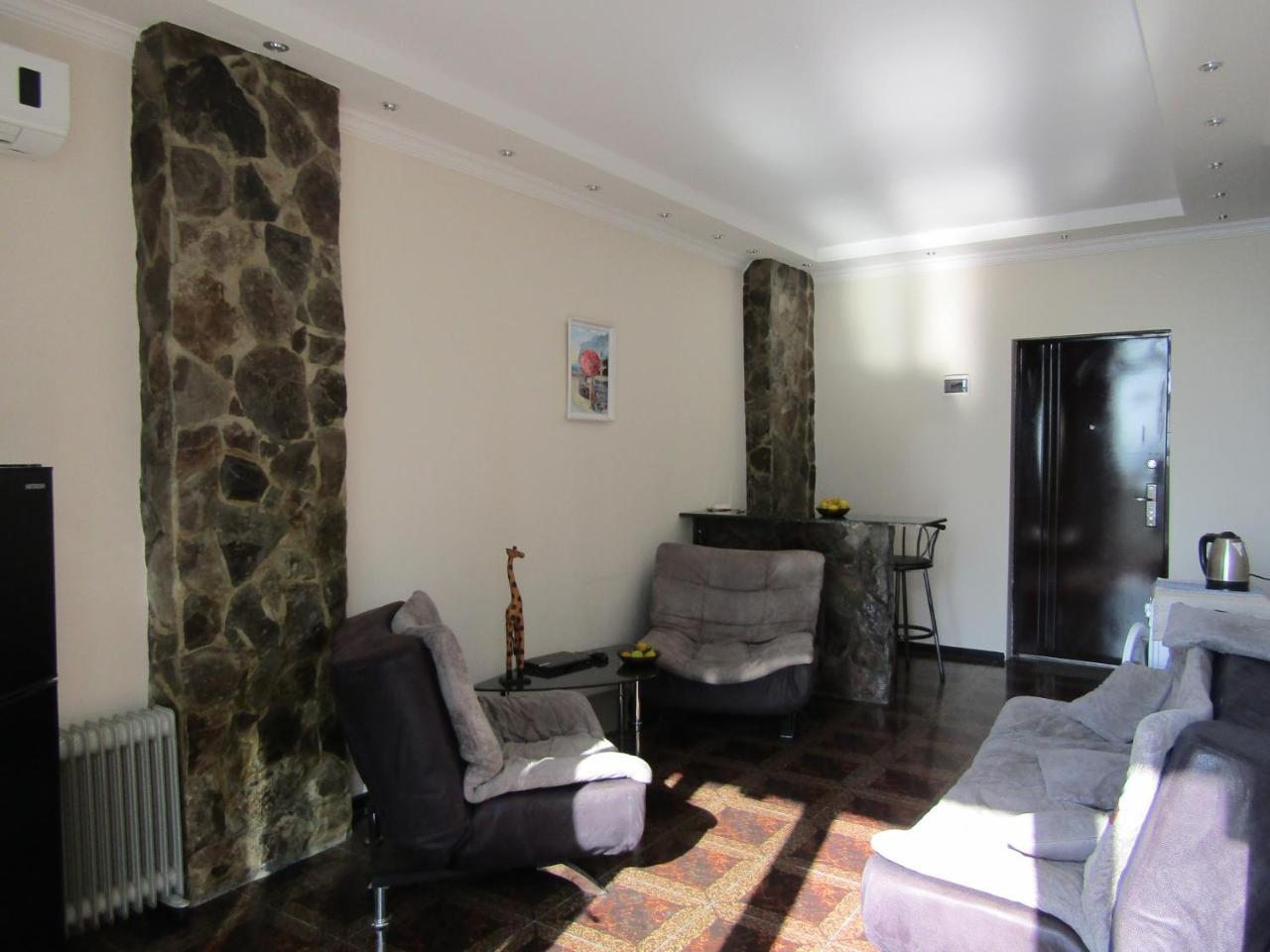 Apartment Miracle Батуми Экстерьер фото