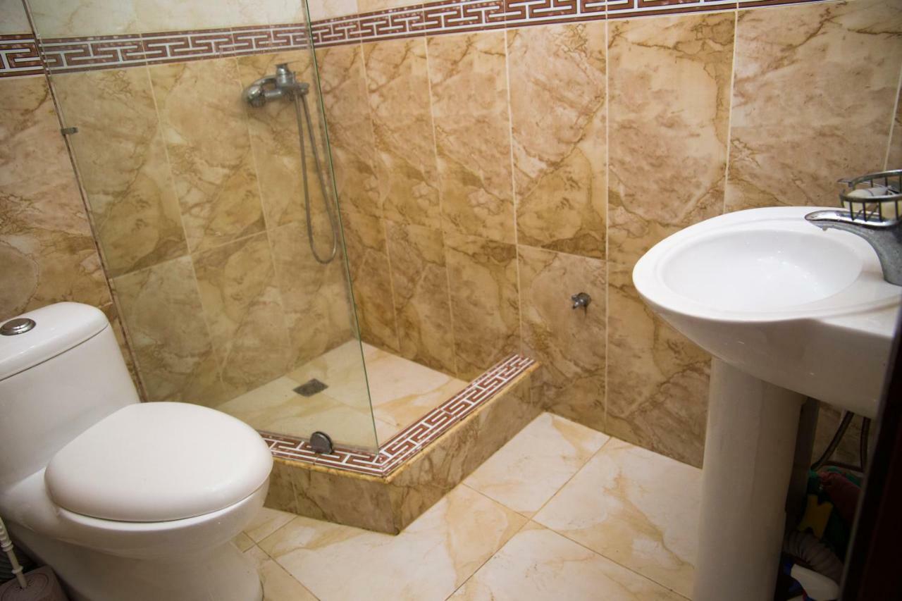 Apartment Miracle Батуми Экстерьер фото